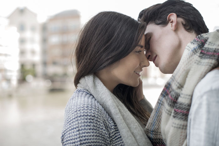 kissing day